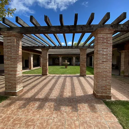Holiday home Casas Olmo Y Fresno Jardin Y Piscina A 17 Kilometros De *